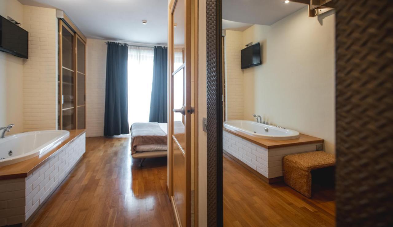 Monforte dʼAlba Reva Residences And Pool מראה חיצוני תמונה
